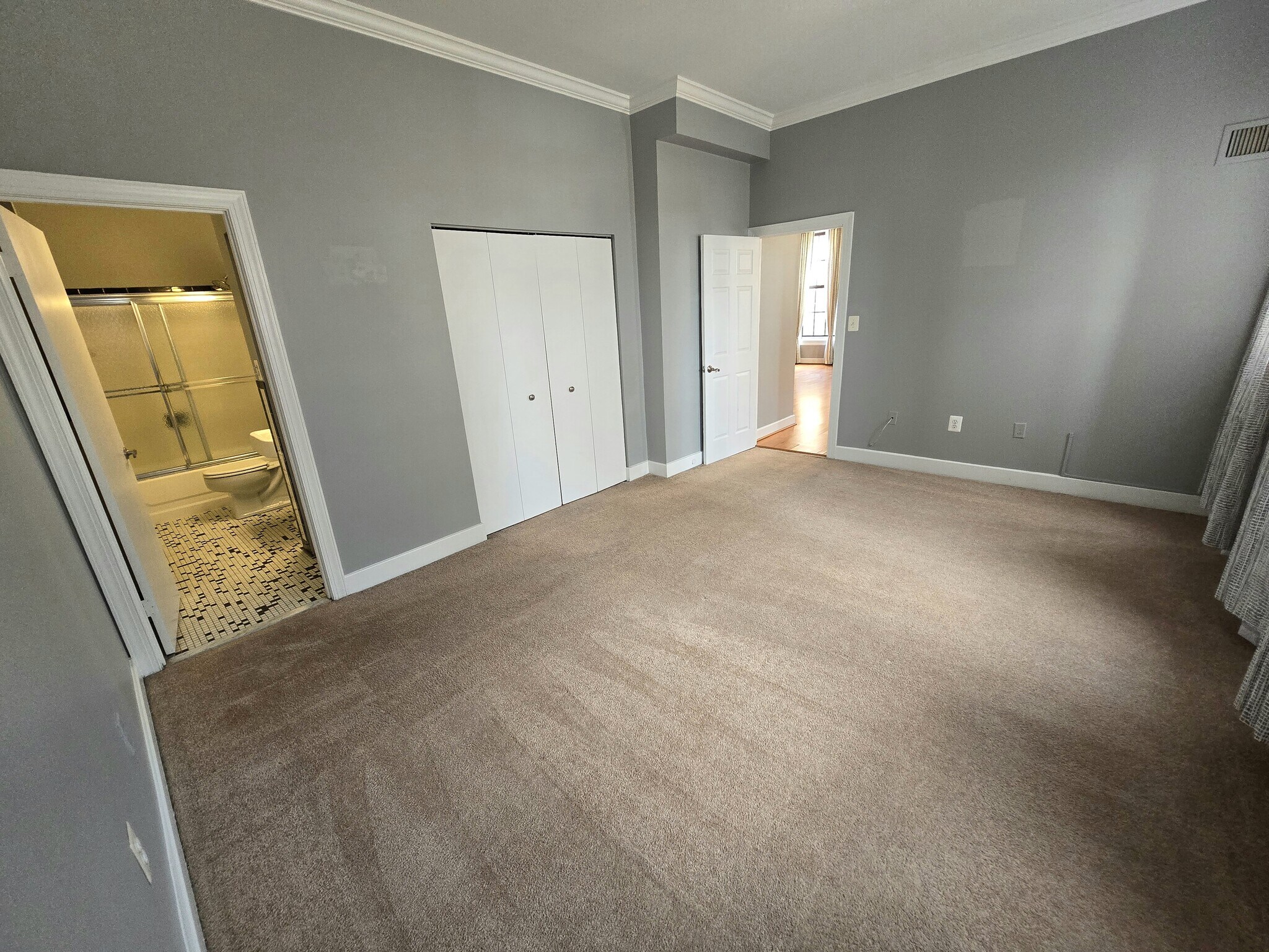 Building Photo - 1 E Chase St