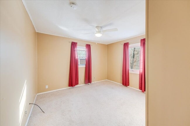 Building Photo - Newly Renovated 2 bedroom, 1 bathroom Urbana-Available April 1st, 2026