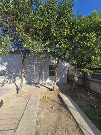 Building Photo - Sycamore Rd