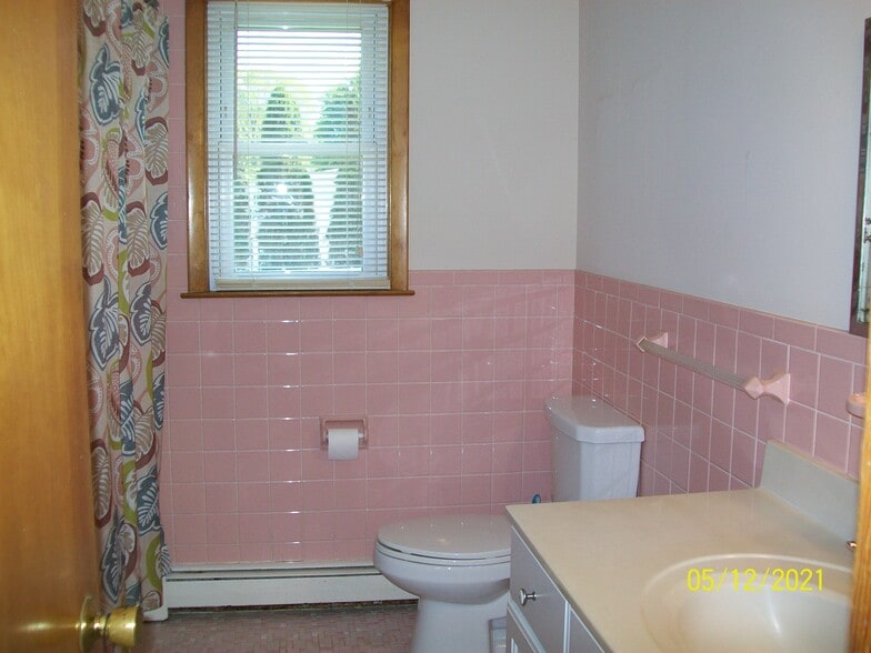 Full bath - 75 Post Oak Rd