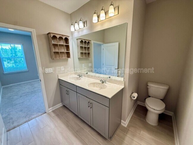 Building Photo - 427 Brandon Lks Dr