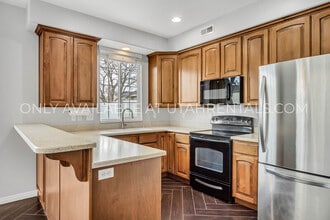 Building Photo - 928 Chelsea Ln