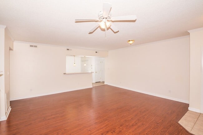 Building Photo - Beautiful Condo in Virginia Beach