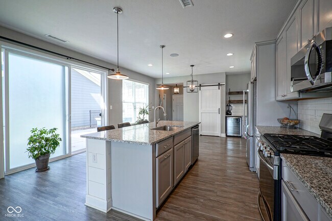 Building Photo - 7228 Broadacre Ct
