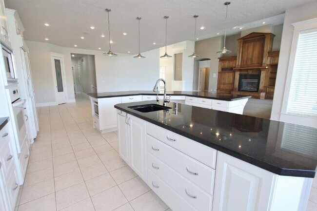 Building Photo - Immaculate & Captivating Home in Lexington Hills