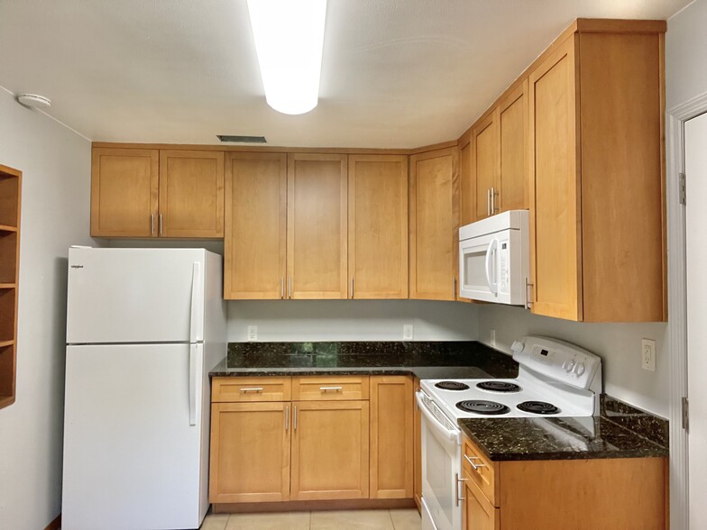 Building Photo - 2601 Ives Ave