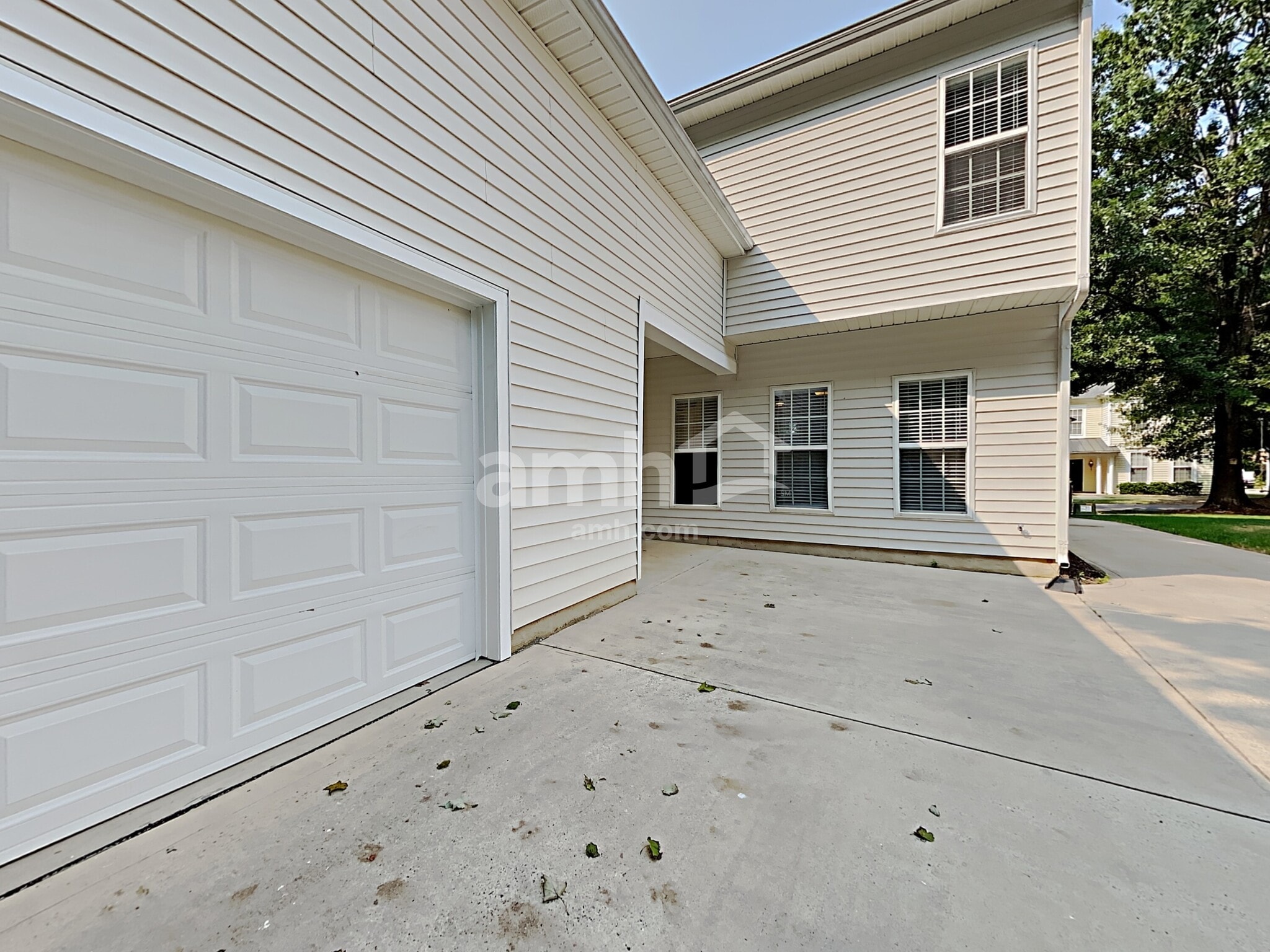 Building Photo - 10232 Meadow Crossing Ln