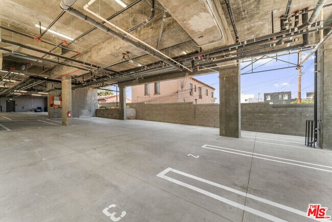 Building Photo - 3105 Bellevue Ave