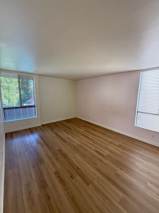 Building Photo - Spacious 2 Bedroom, 2 Bathroom, Canoga Park Condominium for Lease!
