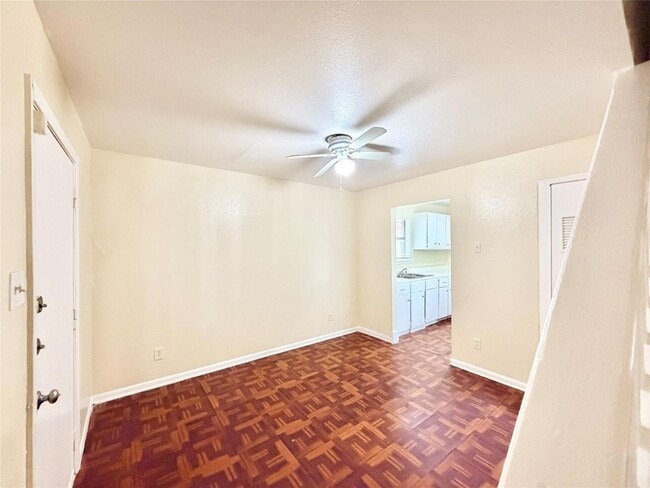 Building Photo - 6257 Manor Rd