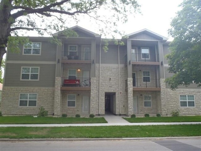 Primary Photo - PRE LEASING 2 BED 2 BATH UNIT CLOSE TO KSU!