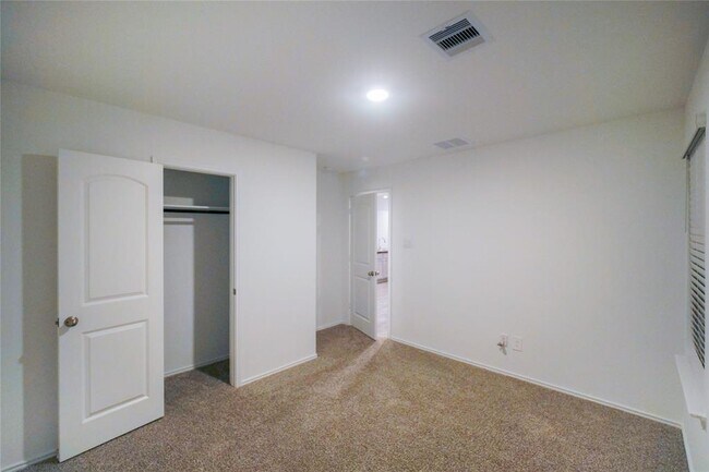 Building Photo - 24303 Springfield Valley Dr