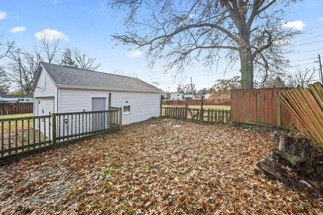 Building Photo - 2709 Kilbourne Ave