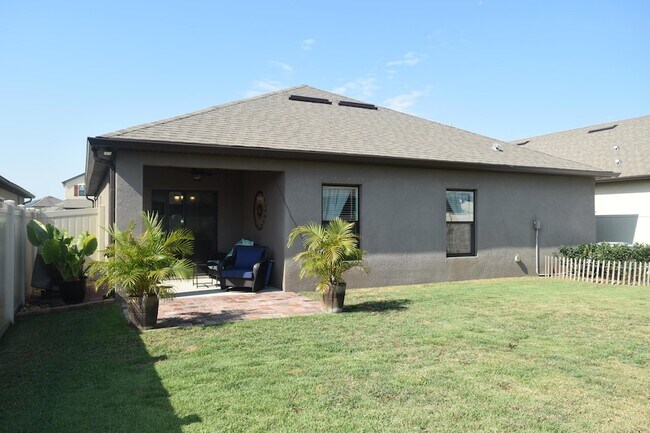 Building Photo - 4060 Dragonfly Dr