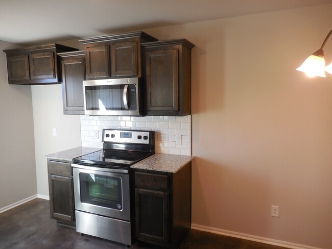 Building Photo - 118 NE 23rd St