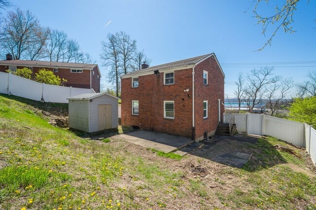 Building Photo - Gorgeous 3 bedroom home in North Versaille...