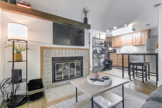 Electric fireplace - 515 Donofrio Dr