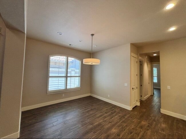 Building Photo - 112 Tuscan Dr