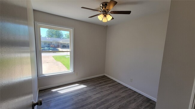 Building Photo - 59 Cedar Ridge Dr