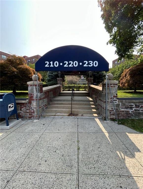 Building Photo - 230 Pelham Rd