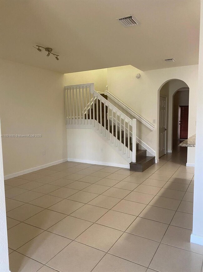 Building Photo - 9408 SW 171st Pl