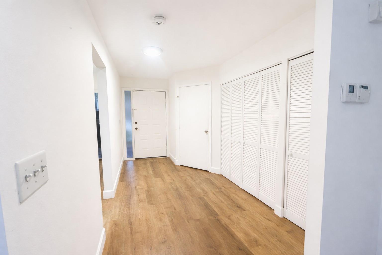 Building Photo - 3950 Cocoplum Cir