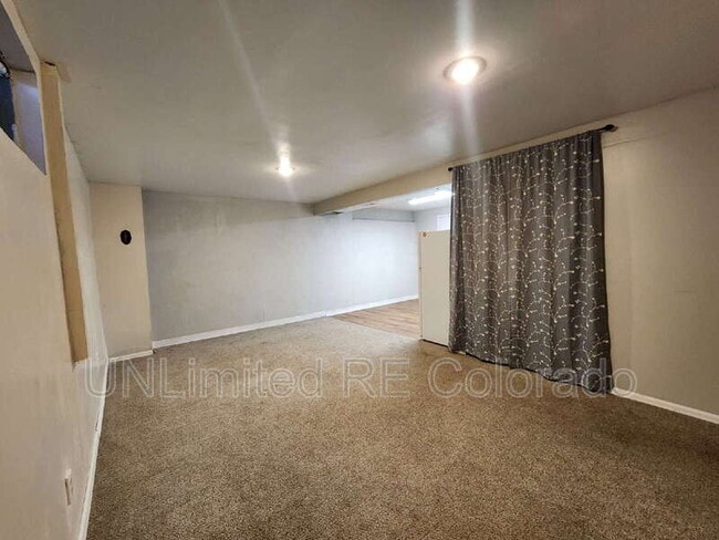 Building Photo - 986 Croke Dr