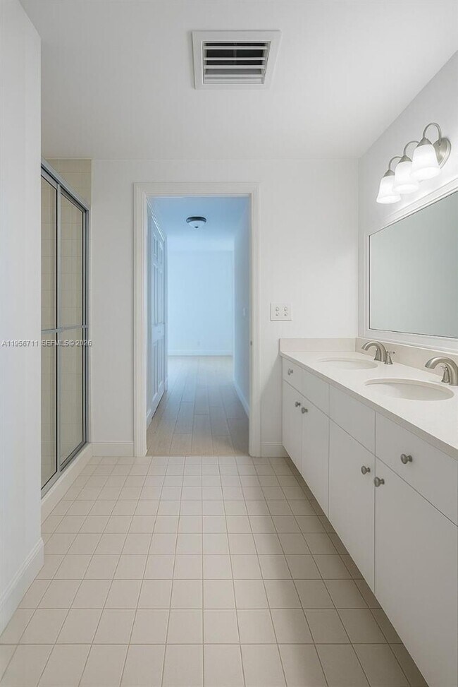 Building Photo - 3610 Yacht Club Dr