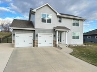 Building Photo - HUGE YARD!! 4 Bedroom, 3.5 Bath in Granger