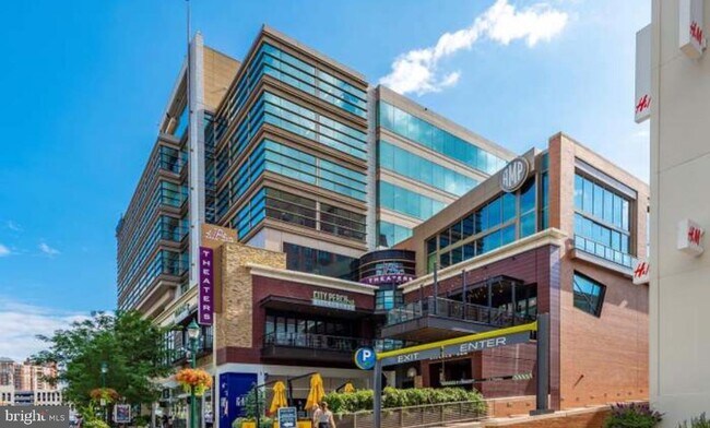 Building Photo - 11305 Commonwealth Dr