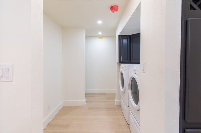 Building Photo - 15411 Sierra Valle Dr