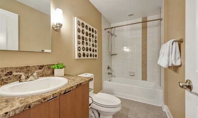 Building Photo - Amazing City Views