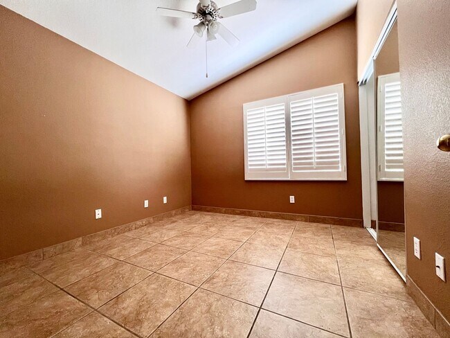 Building Photo - 3 Bedroom Single Story Home