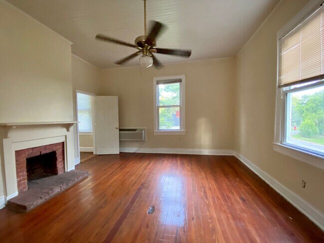 Building Photo - JUST REDUCED!  Olympia