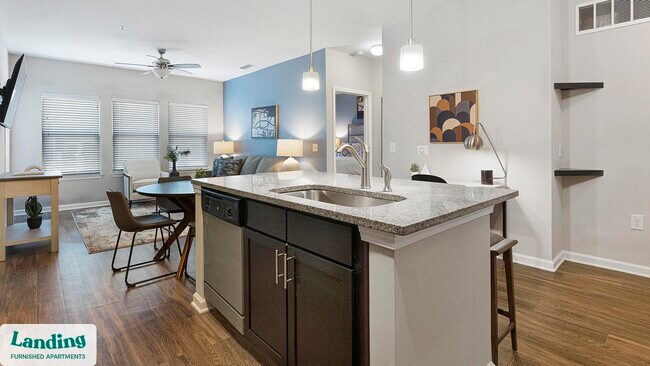 Building Photo - 915 Brentmoor Dr