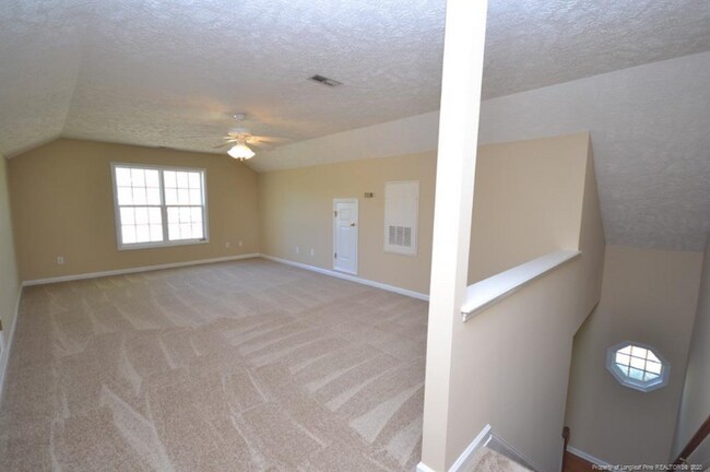 Building Photo - 361 Americana Dr