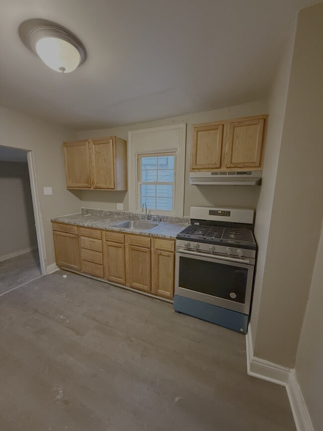 Building Photo - 304 Porter St