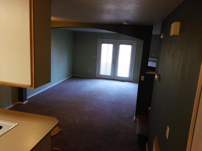 Building Photo - 479 NE Conifer Blvd