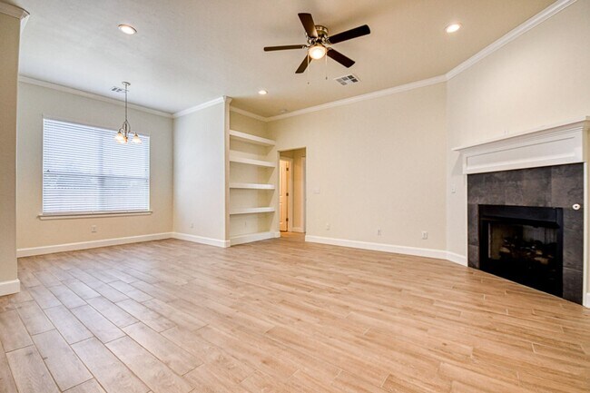 Building Photo - 3100 Pebble Pond Dr
