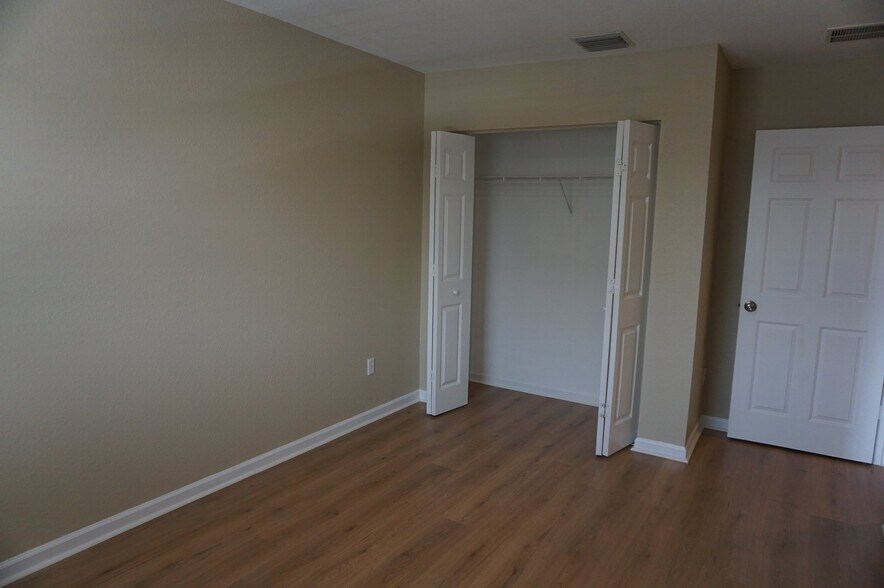 Building Photo - 2030 Nassau Dr