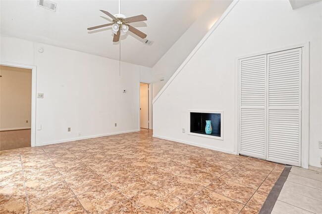 Building Photo - 10725 Boardwalk St