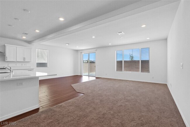 Building Photo - 8050 Texas Hls St