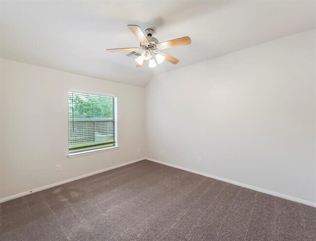 Building Photo - 2501 Shady Falls Ln