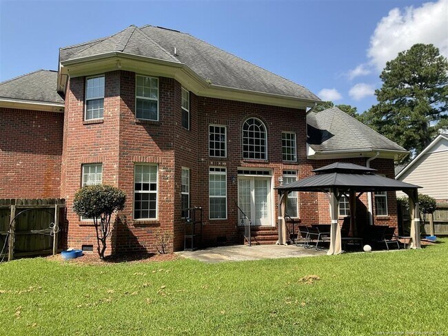 Building Photo - 4200 Ferncreek Dr