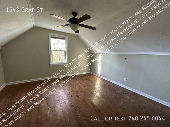 Building Photo - 1543 Graf St