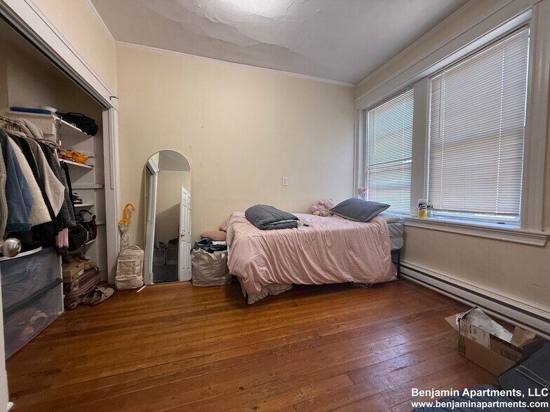 Building Photo - 881 Huntington Ave