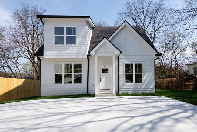 Primary Photo - Bright + Modern 4BR in Walkable Inglewood — Available Dec 1