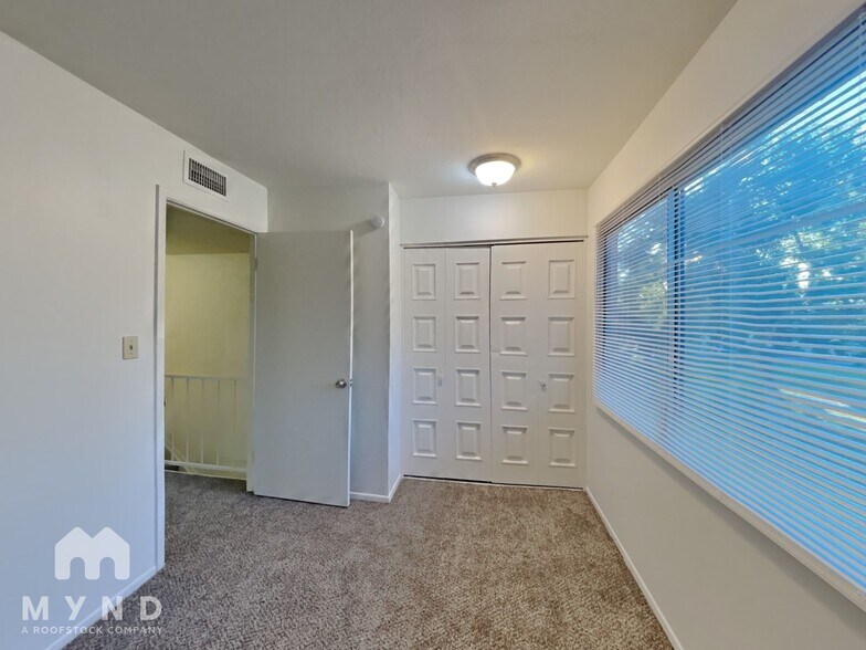 Building Photo - 5924 N 83rd St