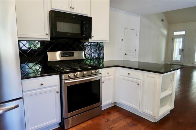 Building Photo - 515 Village Arbor Park NW