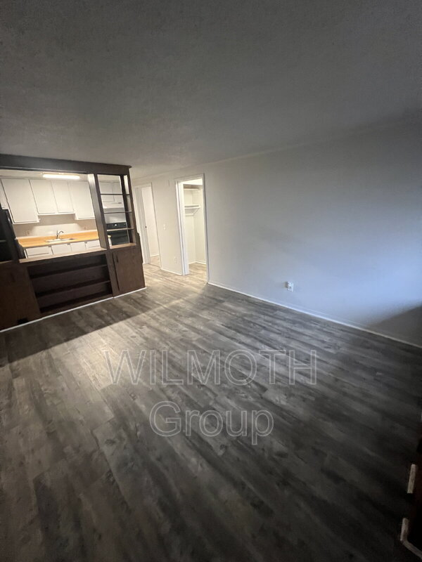 Building Photo - 2000 Indianapolis Rd